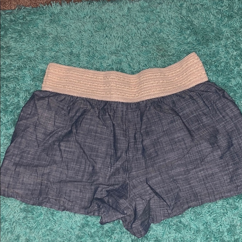 Shorts - Picture 2 of 3